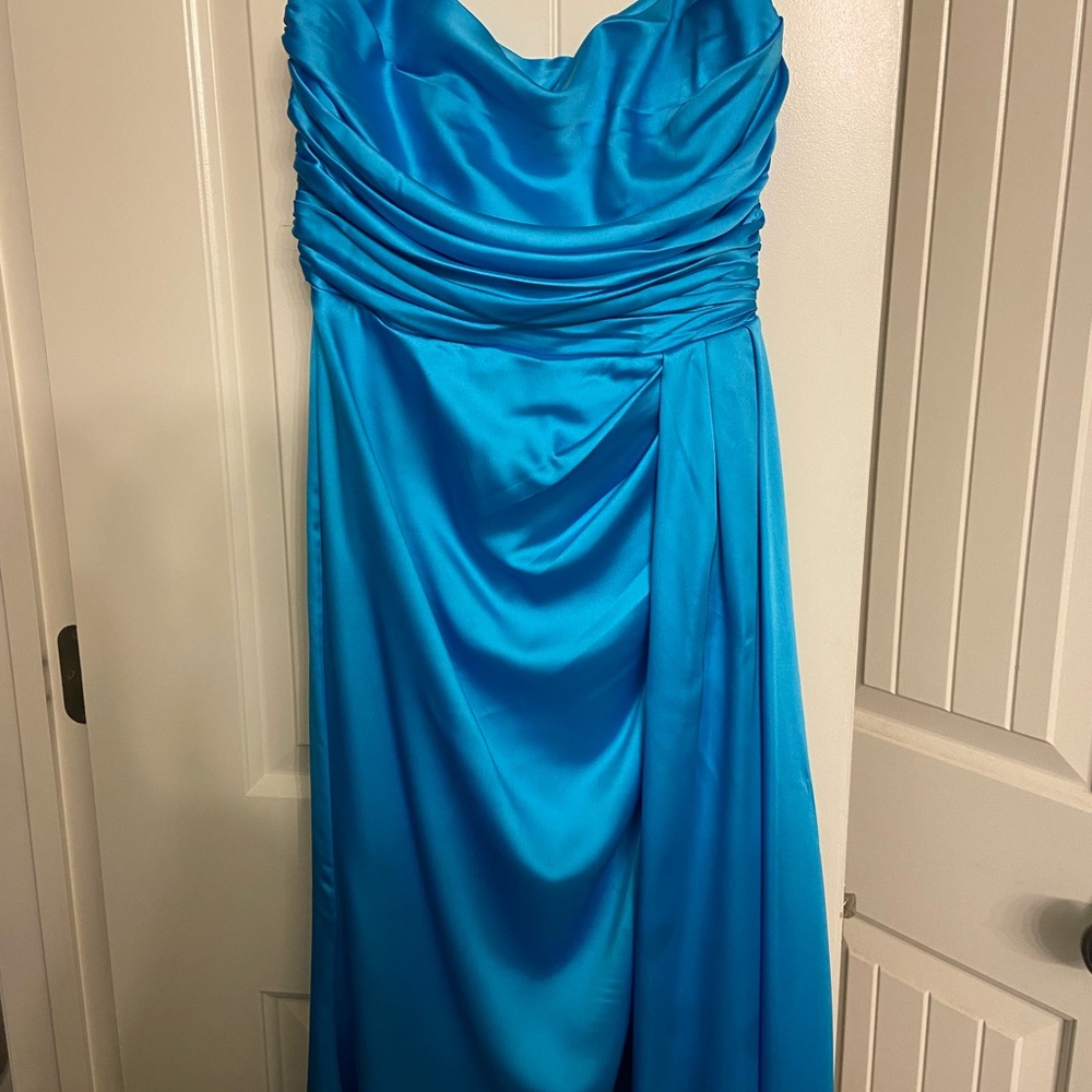 Elegant Blue Strapless Dress